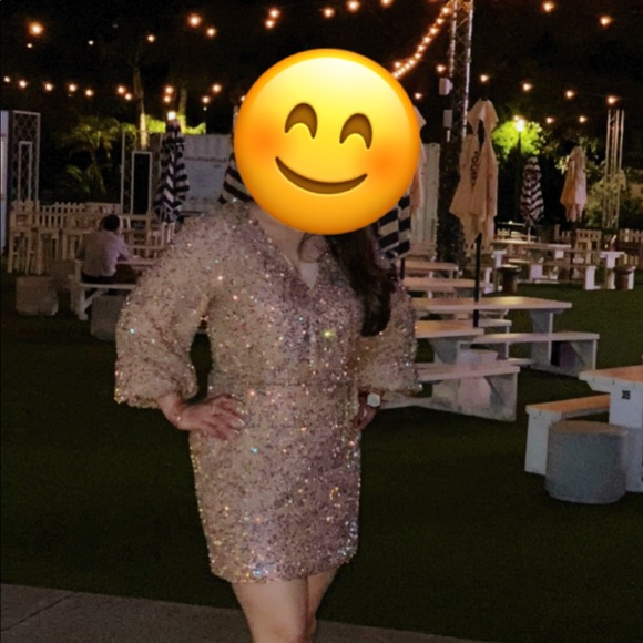 Wore once, it’s size 6 but easy fit for8-10. Perfect for Christmas or NYE party - Picture 5 of 5